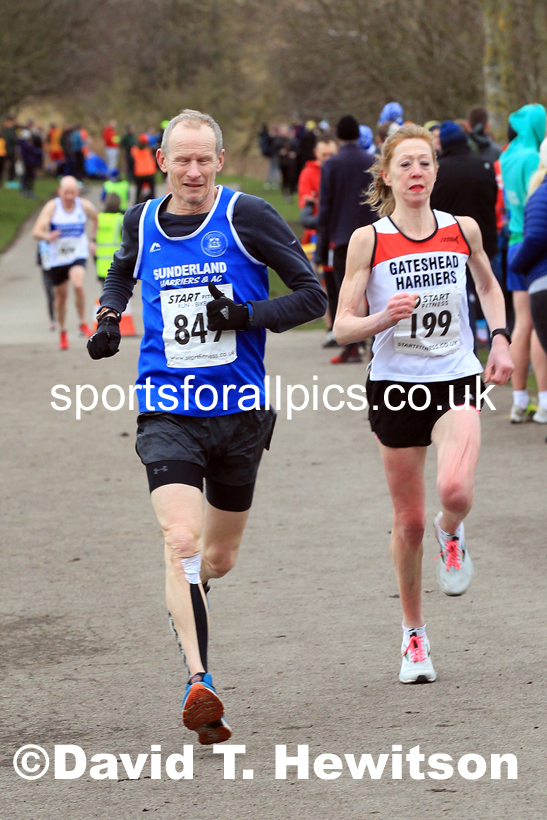 Senior women and veteran women and men over-50s NECAA Road Relay Champs., Hetton Lyons Park, Hetton le Hole, County Durham. Photo: David T. Hewitson/Sports for All Pics